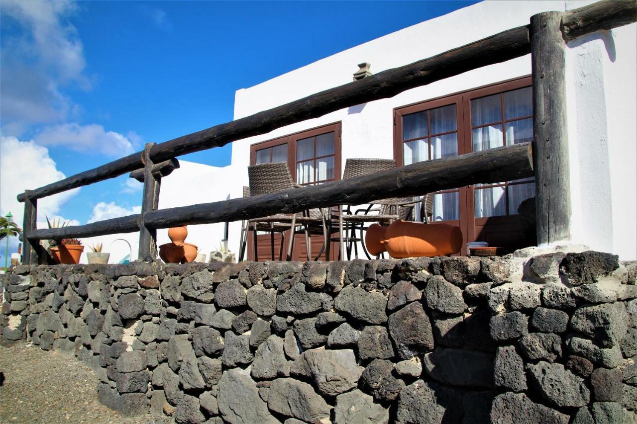 Casa Caldera Guiguan Villa Tinajo Exterior photo